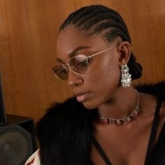 NEW GUCCI GG1185S 001 GUCCI GOLD WOMEN EYEWEAR TRANSITION LENSES EYEWEAR - Picture 3 of 12